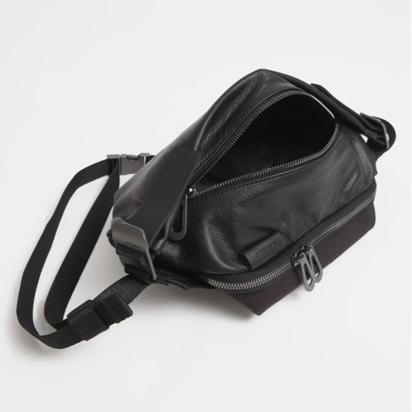 Cote & Ciel Isarau S Alias Leather Black-NWT, & storage bag, never used - Picture 9 of 15